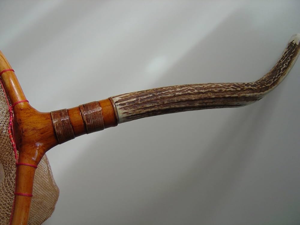 鹿角が入った小ぶりのアマゴ用「たも」 鹿角が入った小ぶりのアマゴ用「たも」 鹿角が入った小ぶりの