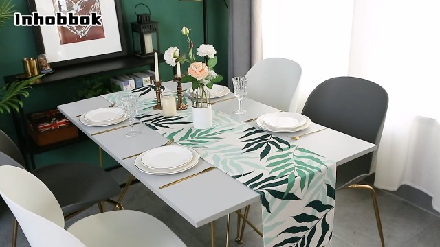 Runner Da Tavola Foglie Autunnali – 35x70 Cm, Colore Terracotta Con Ricami Arancioni, Marroni E Oro