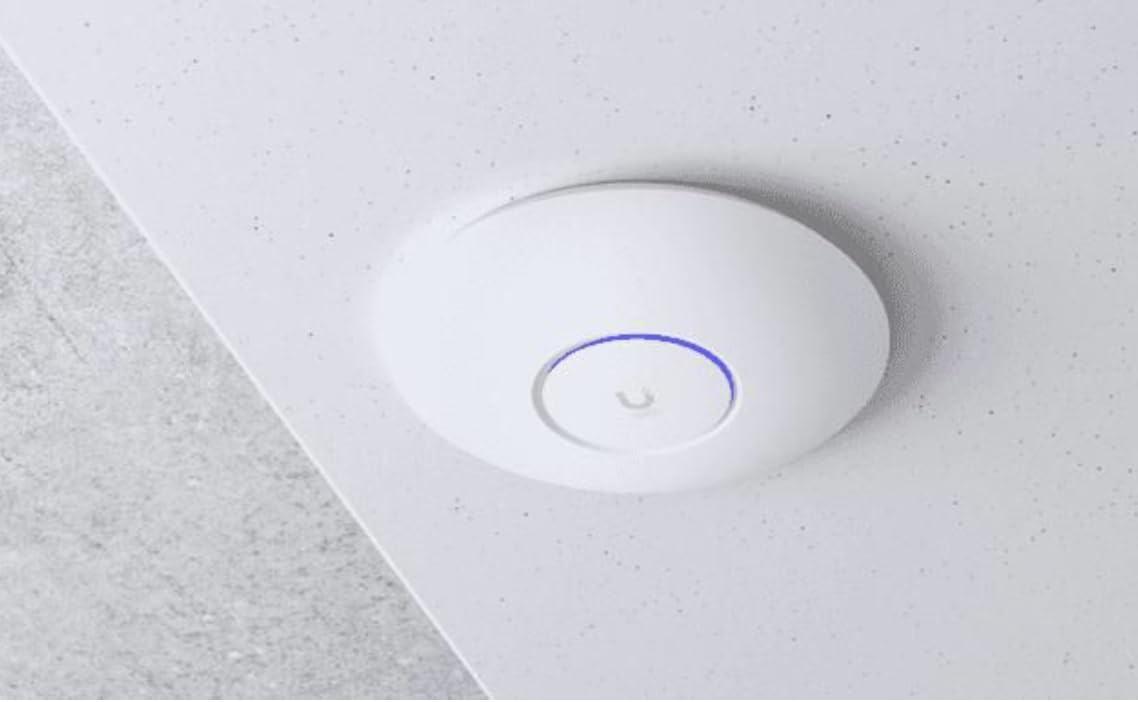 Pack Ubiquiti U6+ + UniFi Switch 24 - Punto de acceso WiFi 6 (1500 ft², 2x2 MIMO, 300+ clientes) + Switch 24 puertos Gigabit L2 con pantalla táctil de 1.3", 2X SFP, Rack 1U