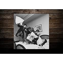 Impression des Beatles – Toile The Pillow Fight – The Beatles, Toile Pillow Fight – Toile encadrée | 20x20cm - Les Beatles, Paul McCartney, John Lennon, RIngo Starr, George Harrison Impression des Beatles - Toile The Pillow Fight - The Beatles, Toile Pillow Fight - Toile encadrée | 20x20cm – Image 7
