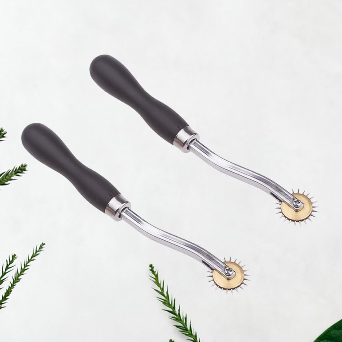 KONTONTY Toothed Cloth Wheel Cross-Stitch Tool Stainless Steel 2pcs with Wooden Handle for Marking Sewing Track and Leaving Marks on Cloth for Tailor Sewing and DIY Handcraft