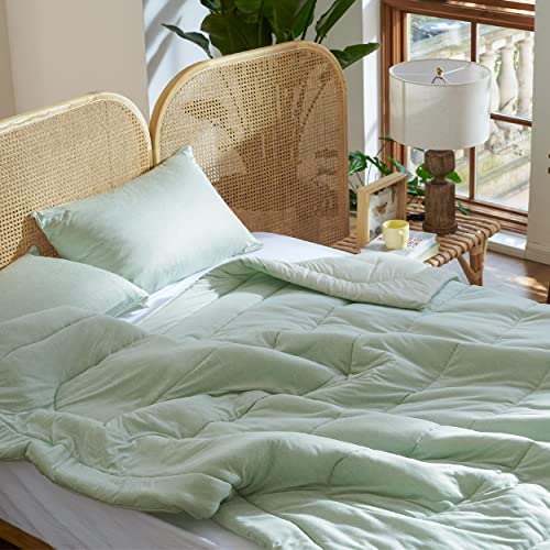 Image of Bedsure Queen Comforter Set - Cooling and Warm Bed Set, Sage Green Reversible Bedding for All Season, 3 Pieces, 1 Queen Size Comforter (88 inchx88 inch) and 2 Pillow Cases(20 inchx26 inch)