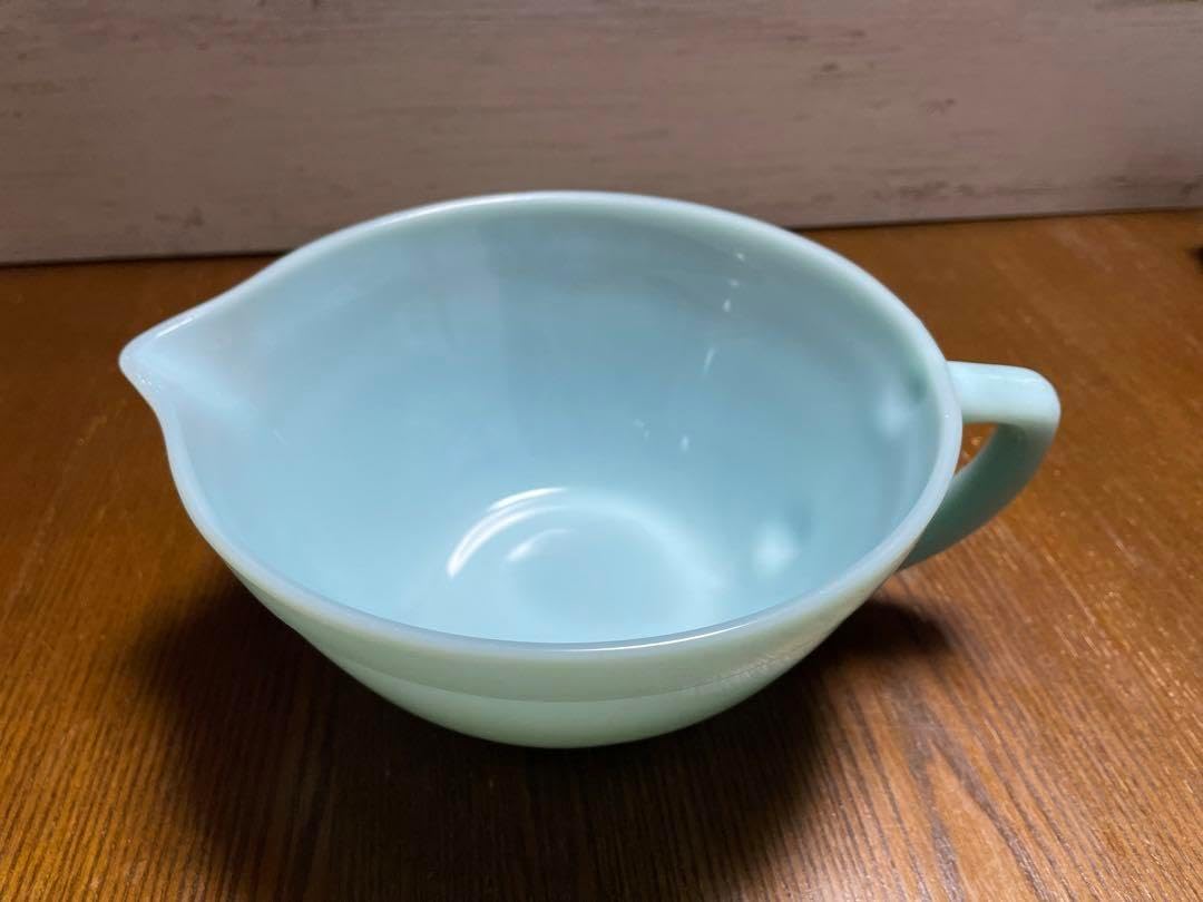 萩須佐唐津焼き　黄緑色　陶器 茶碗 萩須佐唐津焼き 黄緑色 陶器 茶碗