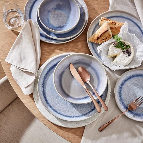 BUTLERS Geschirrset 6 Personen HILDA 24-tlg. Steingut Geschirr blau Tafelservice Landhaus | Speiseteller Frühstücksteller 6er Set, Schüssel Set, Pastateller | Mikrowellen- & spülmaschinenfest