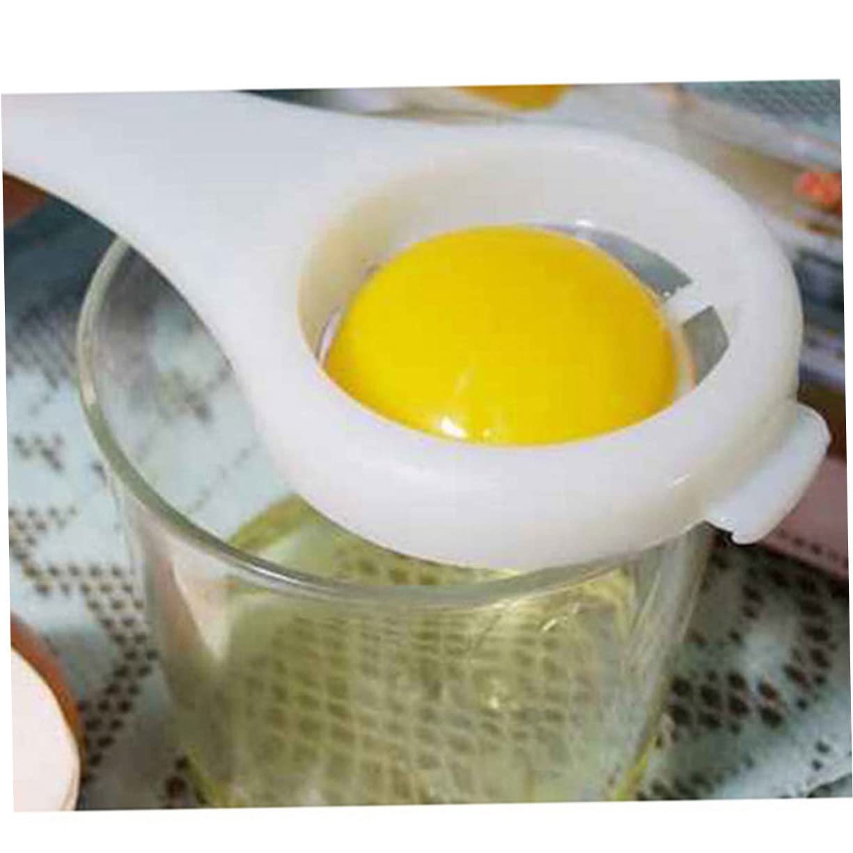 OKUMEYR 2Pcs Plastic Egg Separator Yolk Divider Tool for and Baking Kitchen Gadget for Separating Egg Whites From Yolks Compact Design for Space Saving Storage