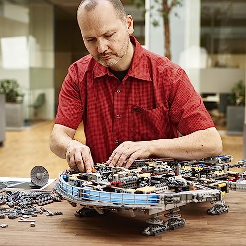 Star Wars Millennium Falcon, Modellino Esclusivo da Costruire da Collezione con Minifigure Ian, Leia, Chewbecca, C-3PO, Rey, Finn e BB-8, Idee Regalo 75192 - Lego - Immagine 6