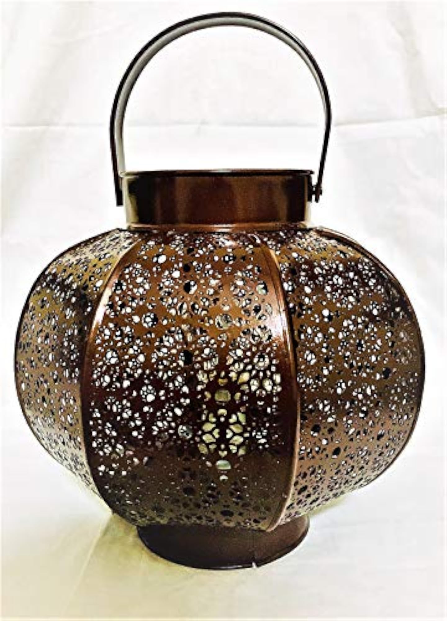 Handcrafted Metallic Matki Shape Aroma Diffuser Lantern