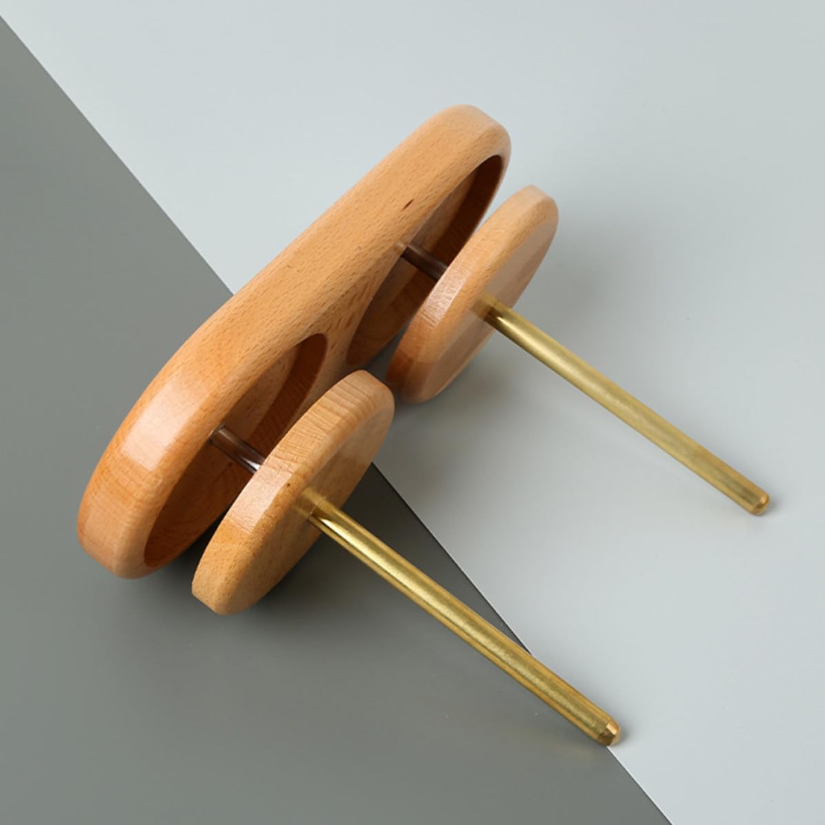 Cabilock Portafilo per Rocchetto in Legno Supporto per Rocchetto in Legno Rotante a Doppio ASSE Khaki per Cucito e Braccialetti di Gioielli Perline