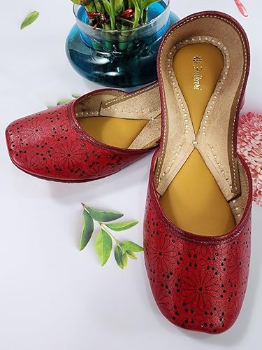 Image of Fulkari Women Cutwork Casual Genuine Soft Leather Jutis | Bite and Pinch Free Juttis | Punjabi Jutti | Girl's Office Flat Ladies Mojari | dailywear Ethnic Juti |