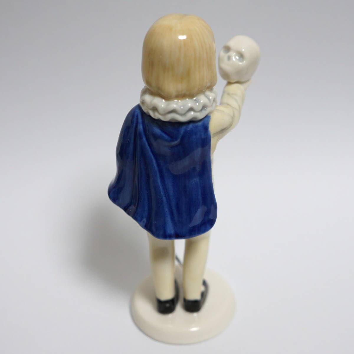 ロイヤルコペンハーゲン 2006年 シェイクスピア ハムレット フィギュリン ロイヤルコペンハーゲン 2006年 シェイクスピア ハムレット