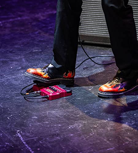 ZOOM B1X FOUR Kompaktes Bass-Multieffektgerät mit Expression-Pedal, Looper, Drum-Machine, 70 Effekten & Stimmgerät für Live & Recording, Bühne & Studio, rot