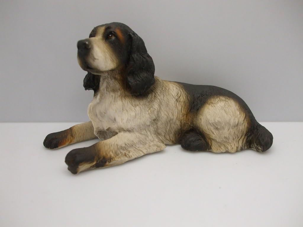 The Majestic Companions Small Springer Spaniel Lying Dog Sculpture Handpainted Height 5.5cm