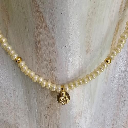 Collar Virgen del Carmen dorado con perlas y acero inoxidable