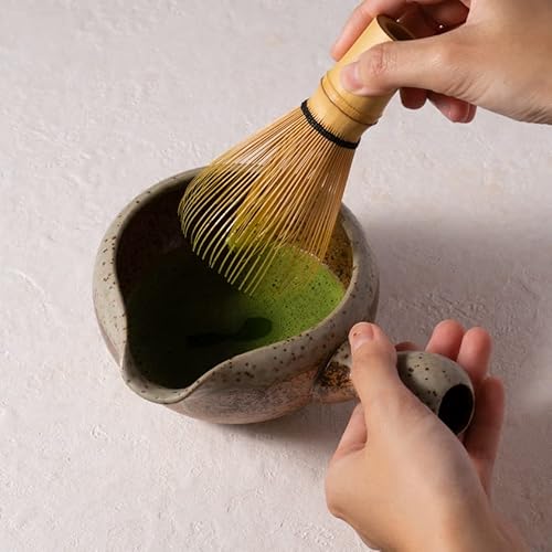 KIMIKURA Matcha Bowl with Spout and Handle