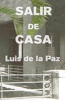 Paperback Salir de casa [Spanish] Book