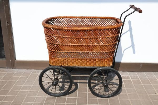 Amazon.co.jp: レトロ アンティーク 乳母車 うば車 ベビーカー 藤網
