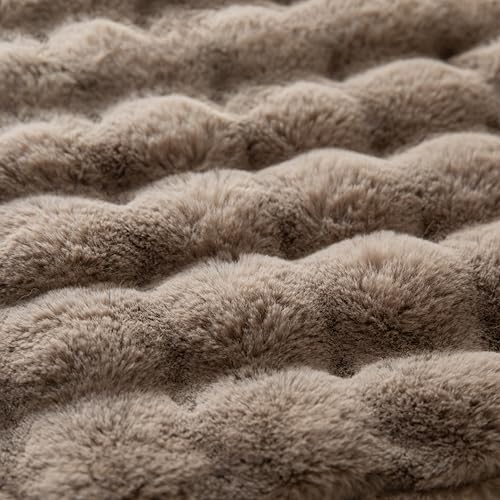 2er Set Plüsch Kissenbezug Dekorativ Sanft Kurze Wolle Samt Zierkissenbezüge Luxus Square Kissenhülle für Sofa Couch Wohnzimmer 45x45 cm Taupe – Bild 4