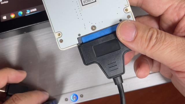 Amazon.co.jp: Xiwai Type C & USB 3.0 オス - SATA 22ピン 2.5インチ