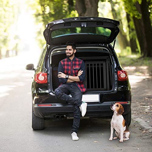 Relaxdays Hundebox Auto, Hundetransportbox für Kofferraum, abgeschrägt, Alu Hundekäfig, HBT 68 x 65,5 x 92,5 cm, schwarz