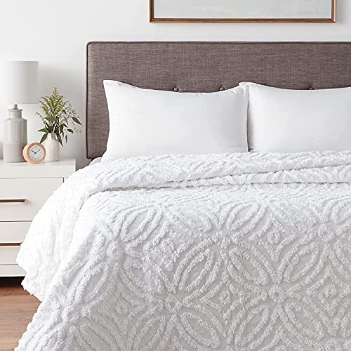 Image of Beatrice Home Fashions Wedding Ring Chenille Bedspread, Full, White + 2 Wedding Ring Chenille Pillow Shams, Standard,White