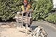 wolfcraft Sägebock 5121000 - klappbar - Robuster & stabiler Holzbock zum schnellen Zuschneiden von Brennholz - inkl. Auswurfsicherung/Tragkraft: 150 kg