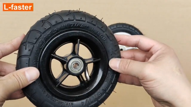 Ruota Pneumatica 15x6/6 Per Macchine Da Fienagione - Capacità 250 Kg, Cerchio Rosso, Con Cuscinetti