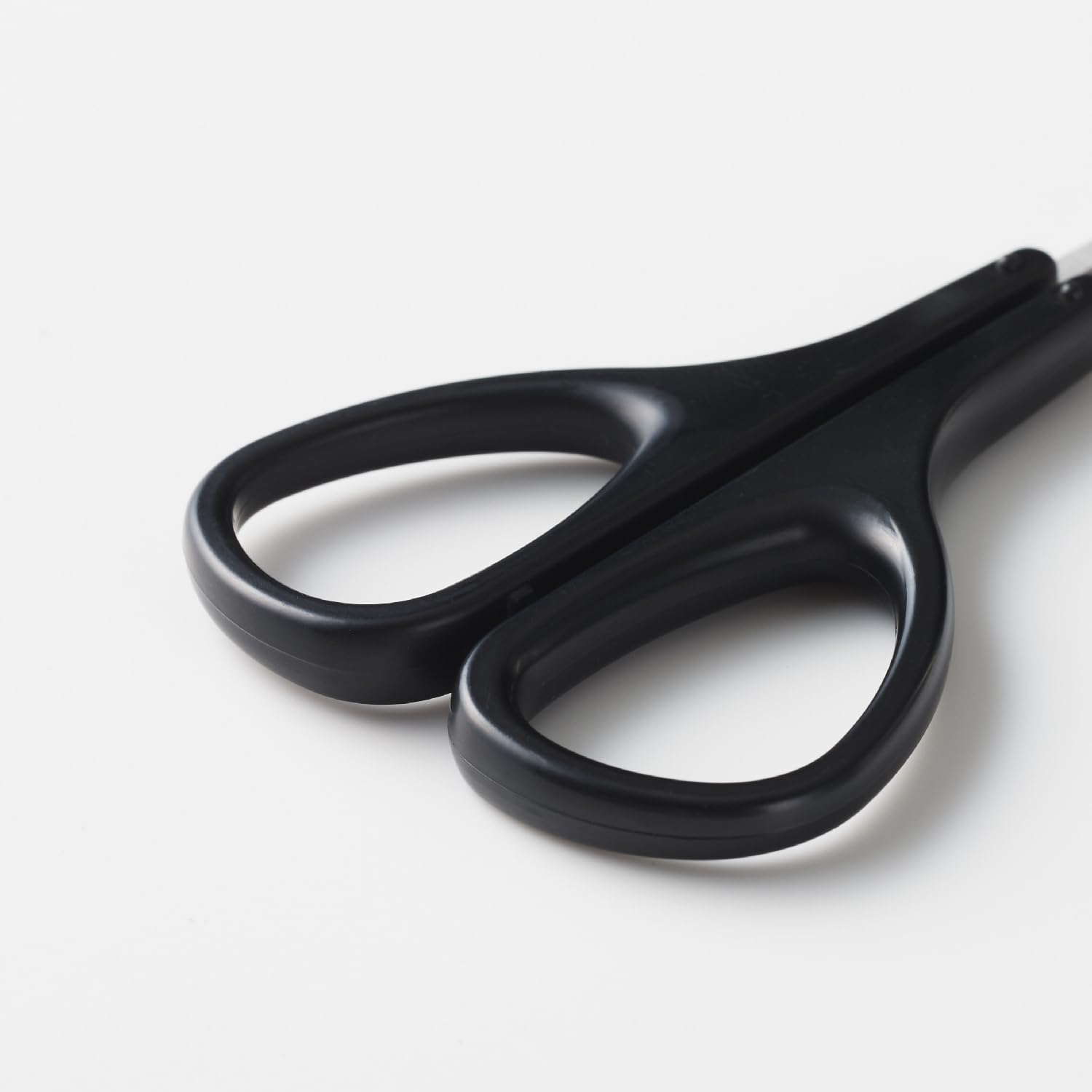 Kai KAI Groom! Fashionable Scissors Curved Blade with Cap Eyebrow