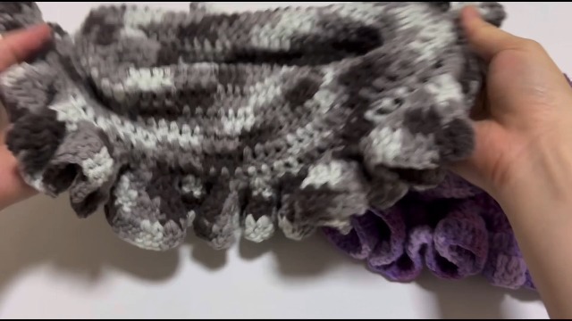 Sombrero tipo bucket tejido para mujer con ala ondulada miniatura 5
