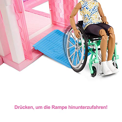 Barbie GWX93 - Ken Puppe mit Rollstuhl und Rampe, bekleidet mit einem Batik-Shirt, schwarzen Shorts, weißen Sneakern und Sonnenbrille, Spielzeug für Kinder von 3 bis 8 Jahren – Bild 4