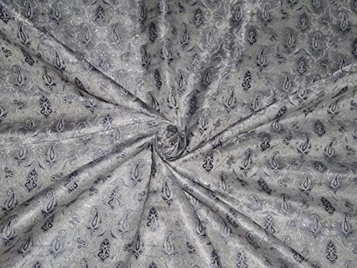 Tissu brocart de soie gris clair pour coudre vos robes de soirée et vestes de cérémonie