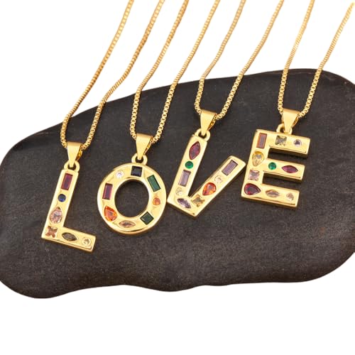 Collier pendentif lettre initiale dorée, le cadeau d'anniversaire idéal