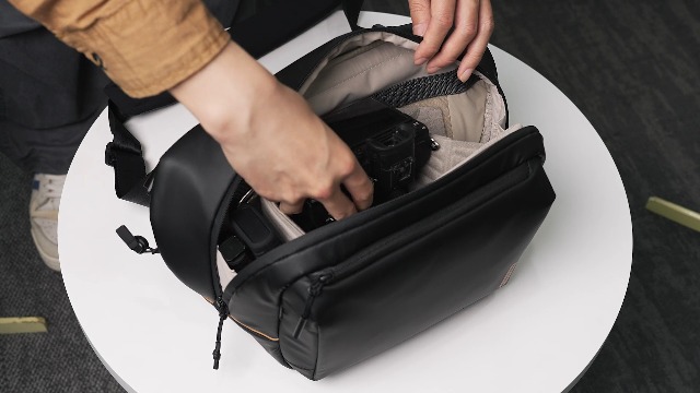 Borsa Fotografica PGYTECH OneGo Solo V2 6L - Impermeabile Per Reflex, Drone E IPad Pro 11" - Foto 2