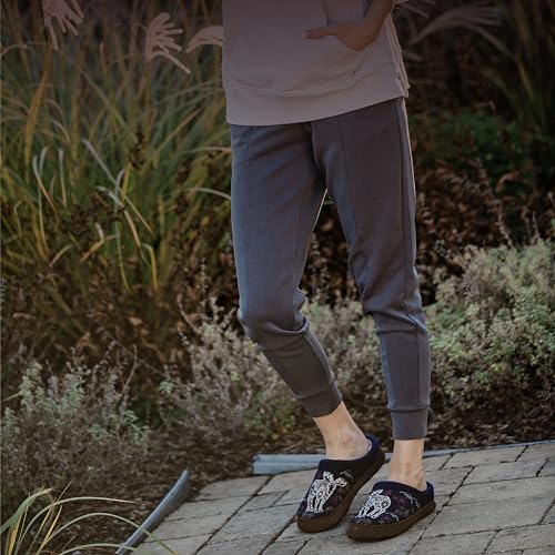 Acorn Womens Slipper with Berber Lining, Suede Siding and Durable Non-Slip Indoor/Outdoor Sole2