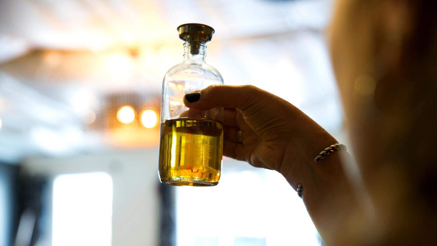 Black Tourmaline Natural Perfume – 30 ml / 1 fl oz - Rosewood, Copaiba, Sandalwood, Tobacco Absolute, Patchouli, Mandarin - Eau de Parfum