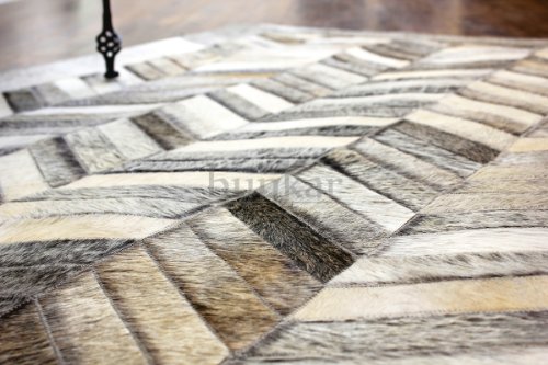 Bunkar Hand-Stitched Cowhide Leather Rug 'Grey Chevron' (5'X7' (150Cms X 210Cms)) #TOP4