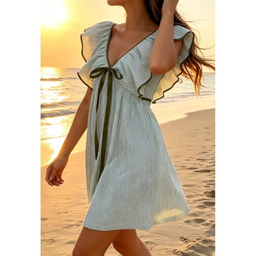 Robe courte à rayures fluide pour affiner la silhouette en été