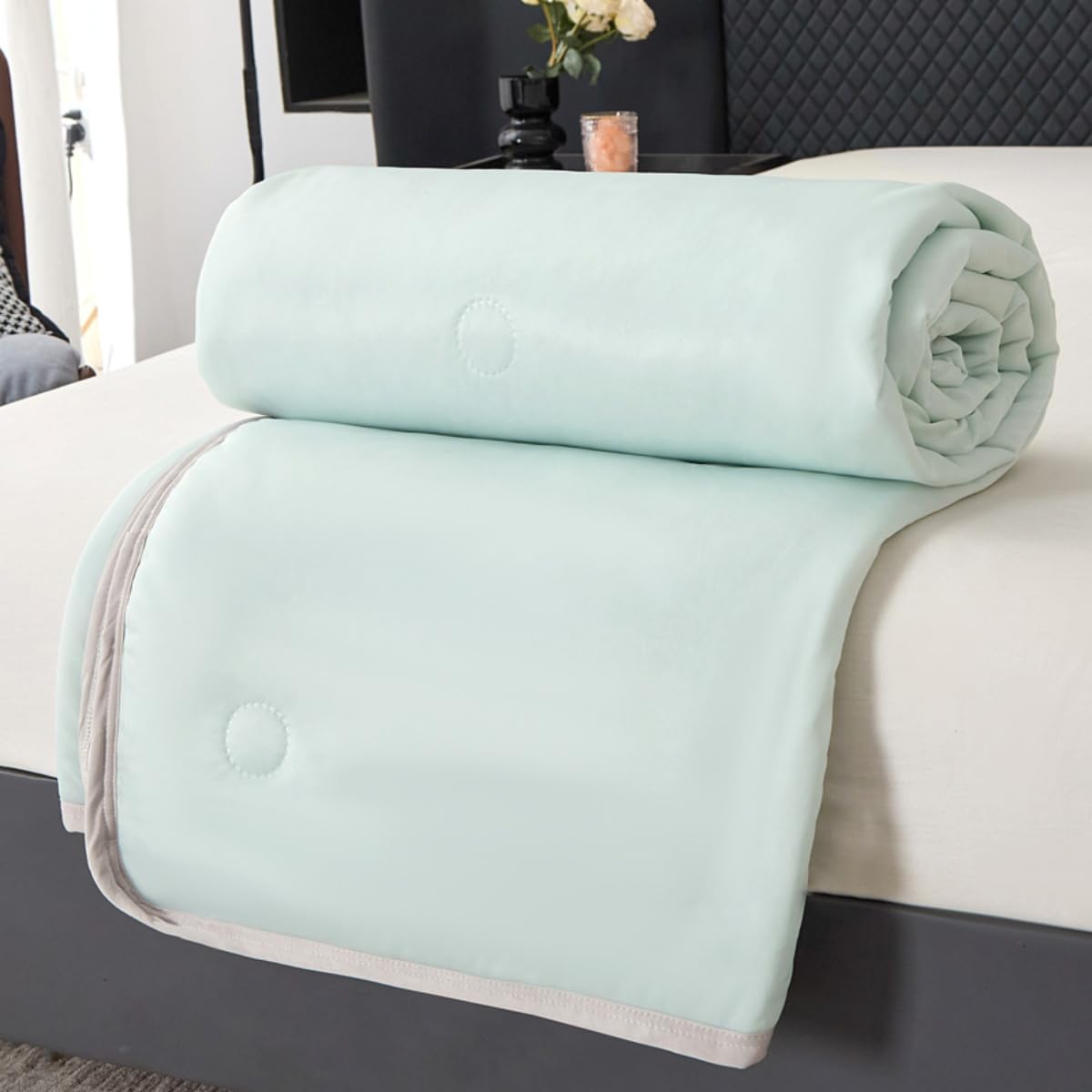 Surwin Solid Color Coverless Duvet 2.5 Tog Summer Cooling Quilt Single Double King Size Bedding Soft Cosy Microfiber Quilted Bedspreads for All Seasons, Machine Washable (Mint green,100x150cm)