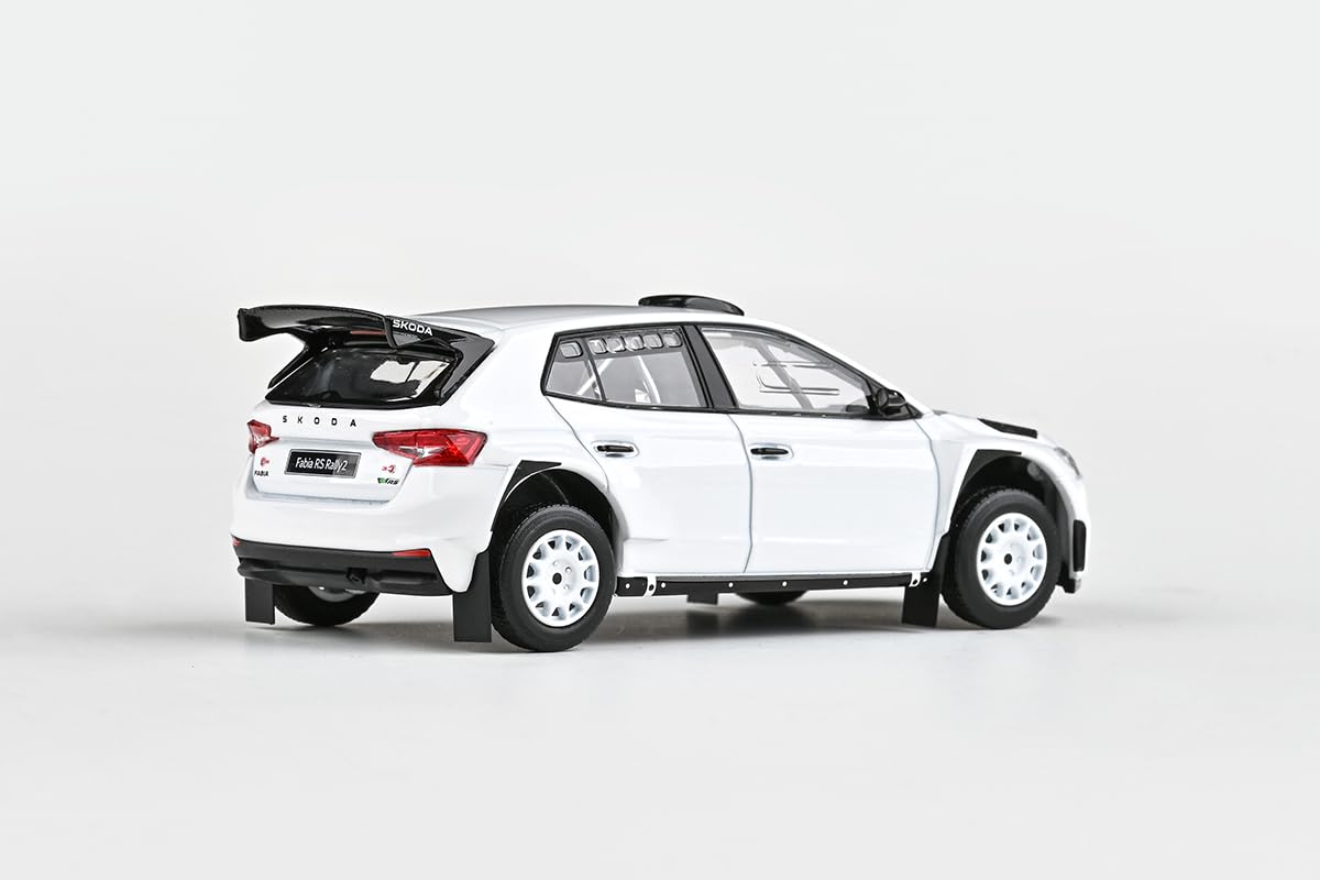Skoda Fabia IV RS Rally2 (2022) 1:43 Diecast - Coche de metal modelo de coleccionista detallado y coche de juguete para niños y adultos, vehículo en miniatura como regalo – Blanco