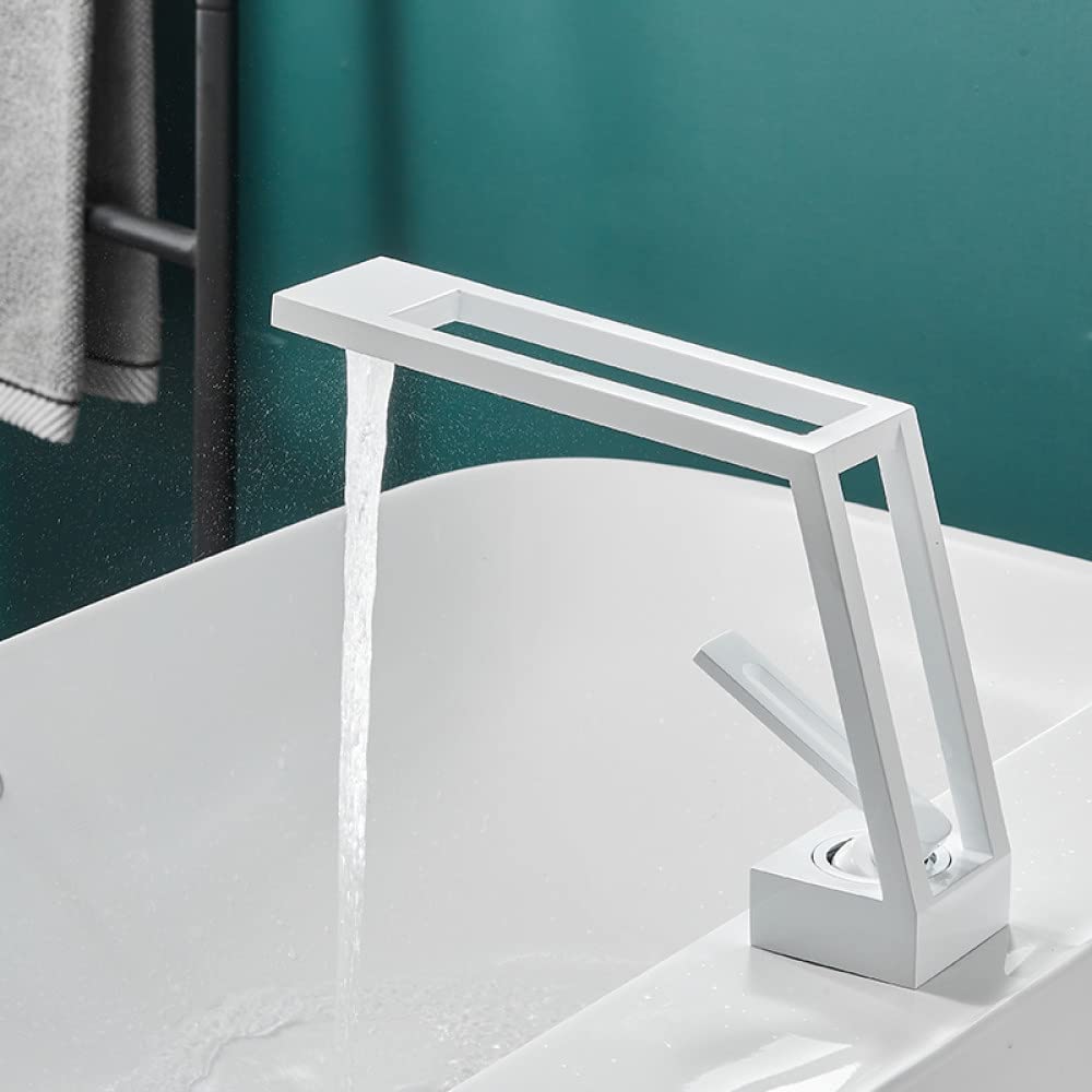 Robinet de salle de bain de conception creuse pour vasque moderne monté sur pont