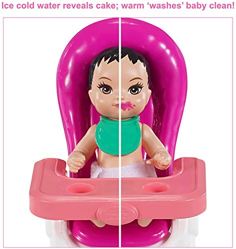 Barbie Skipper Muñeca canguro con vestido y bebé, con trona de niño de juguete y accesorios de cumpleaños (Mattel GRP40)