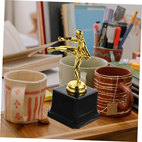 Sosoport 4Pcs Taekwondo Troféu Modelos De Plástico Goldendoodle Presentes Troféu Para Crianças Trofé