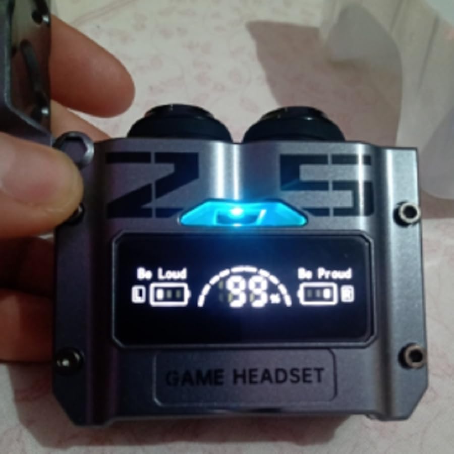 M25 Charging Case Display