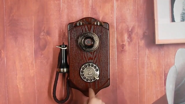 Amazon.co.jp: 60年代のレトロな壁掛け電話機 コード付き電話 高級木製