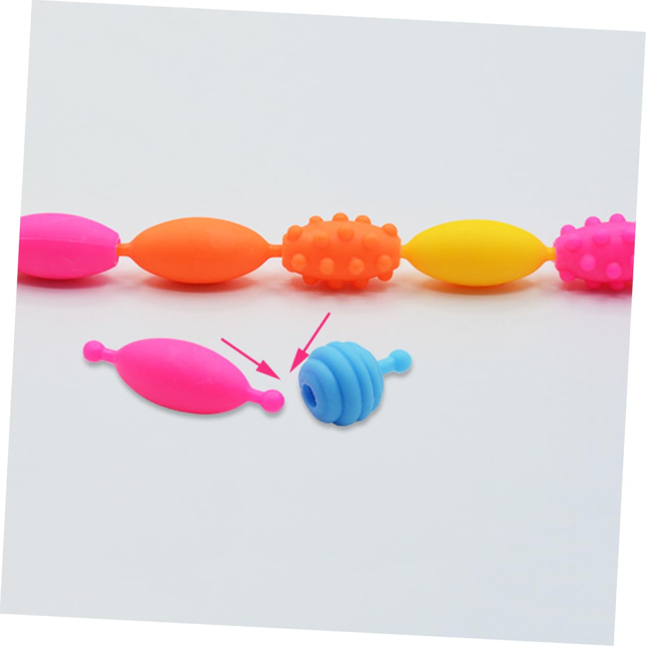 Toyvian Kit de Cuentas para Hacer Pulseras y Collares Diferentes Tamaños y Formas de Plástico Caja Portátil Niña para Manualidades y Decoración