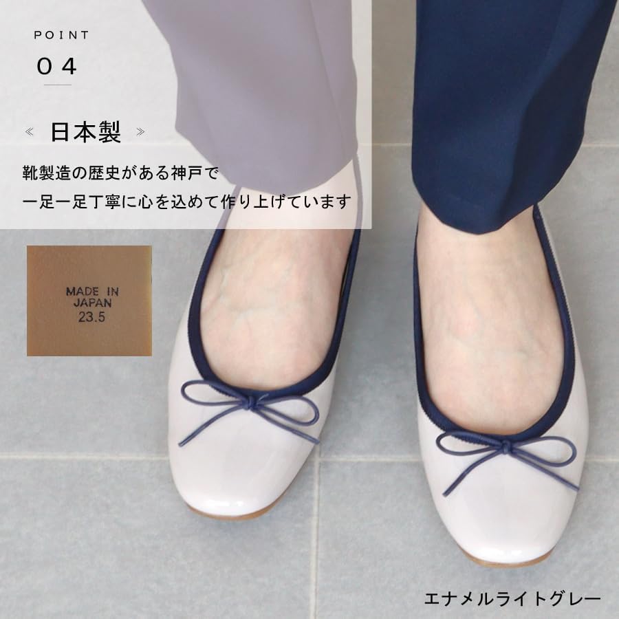 ベージュ スクエアトゥパンプス ゴールドバッジ付き ベージュ スクエアトゥパンプス ゴールドバッジ付き ベージュ スクエア