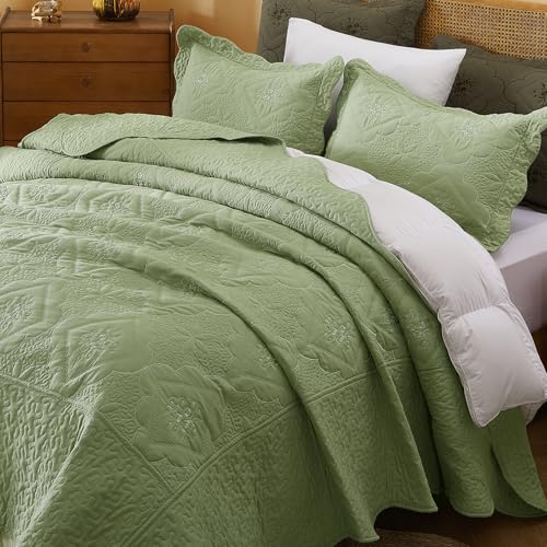 Cmfshape Floral Embroidery Quilt Set,3 Pieces King Quilt Bedding Set,Classic Diamond Pattern Quilts,Ultra Soft Lightweight Reversible Bedspread Coverlets for All Season(Sage Green,102"x90") by Cmfshape - Used condition - Image 2
