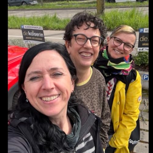 #91 Teamspirit trotz Distanz &ndash; Wie Zusammenarbeit wirklich gelingt &bull; Der MUTivations Podcast mit Katja & Lena 