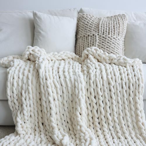 Maetoow Chenille Chunky Knit Blanket Throw 4050 Inch Handmade Warm & Cozy Blanket Couch Bed Home Decor Soft Breathable Fleece Banket Graduation Gifts Cream