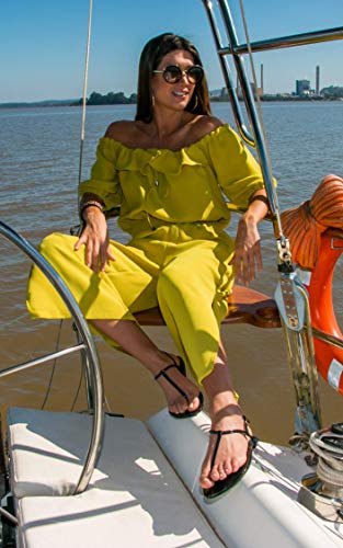 Macacão ombro a ombro pantalona em crepe com mangas bufantes e fenda amarelo Donna Brasiliana (Amare