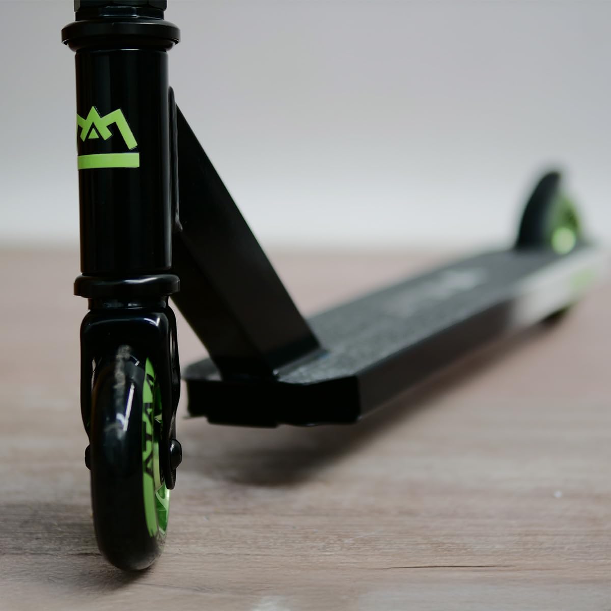 Patinete Freestyle ATAA Arkano para Trucos con Manillar Acero Ruedas PU 100 mm y rodamientos ABEC 9 para 6-12 años